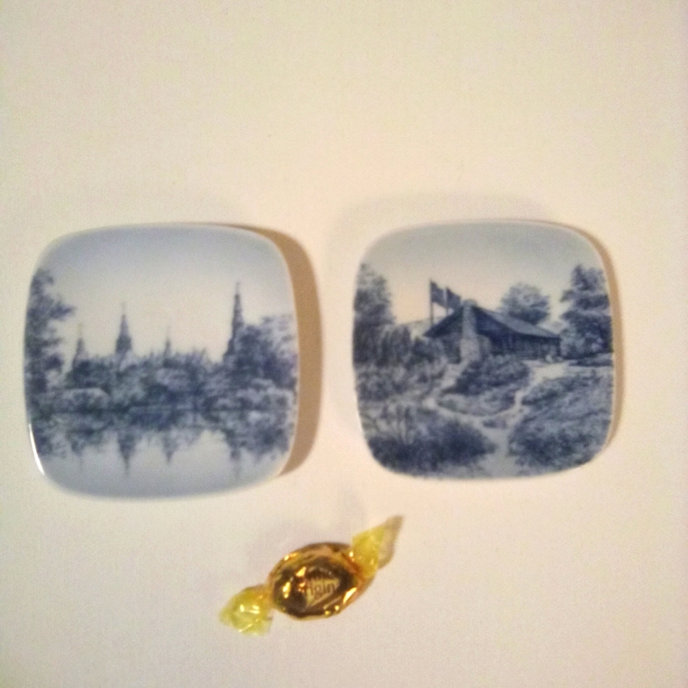 Made in Denmark small vintage plates (set 2)